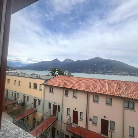 Como Lake With Two People Lake View And Near Beach Appartement *