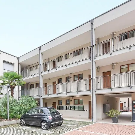 Como Lake With Two People Lake View And Near Beach